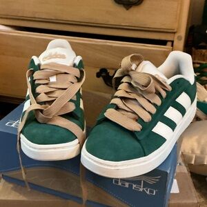 Adidas women’s Sneakers in Green and White